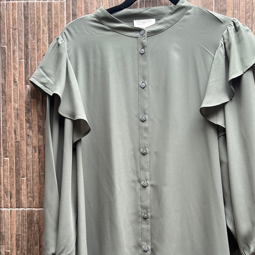 LOFT NWOT Moss green Long Sleeve Ruffled Blouse